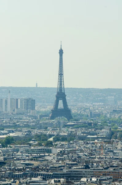 Skyline de Paris par une belle journée d'été — Photo