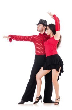 Bir çift dansçı beyazın üzerinde izole edilmiş