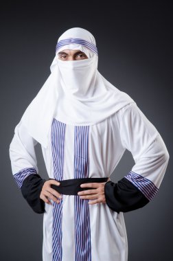 Arap işadamı üzerinde beyaz izole