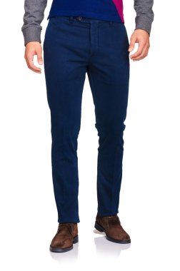Beyaz pantolonlu moda konsepti
