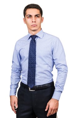 Beyaz gömlekli erkek model.