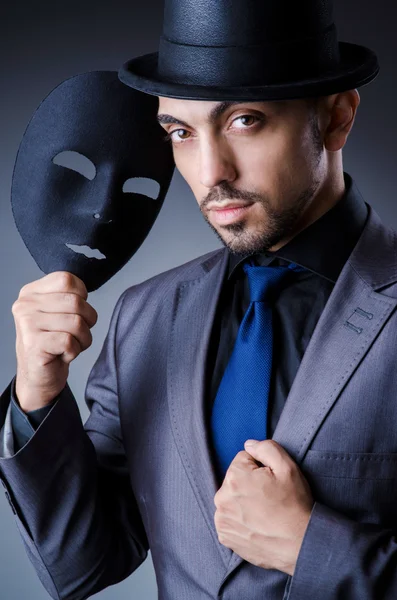 Maskeli işadamı ile endüstriyel espionate kavramı