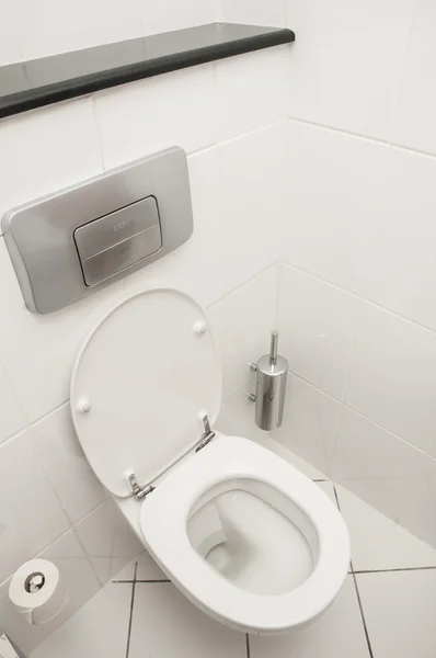 Toilet in de badkamer — Stockfoto