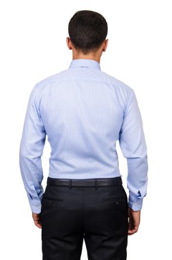 Beyaz gömlekli erkek model.