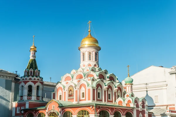 Célèbre cathédrale st Vasily Bienheureuse à Moscou — Photo