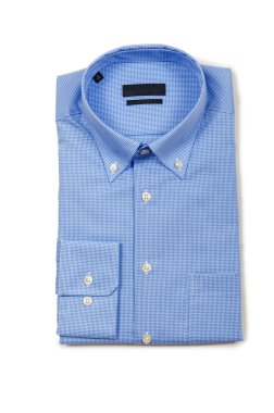 Beyaz gömlekli hoş bir erkek.