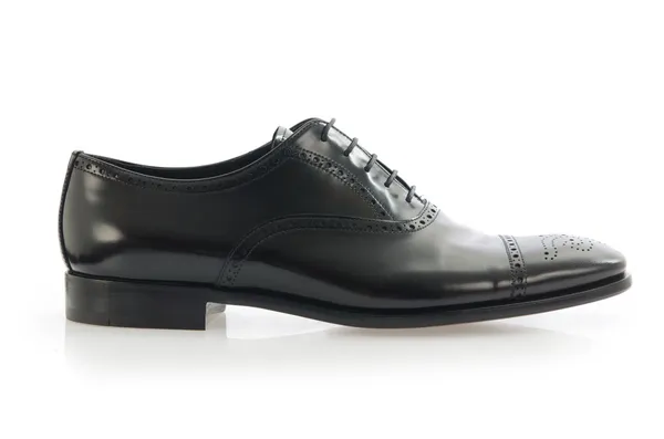 Sapatos masculinos no conceito de moda em branco — Fotografia de Stock