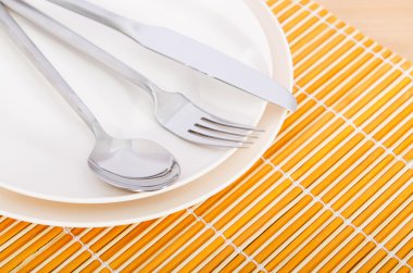 Çatal ve bıçaklı masa.