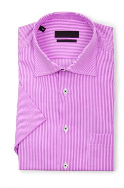 Beyaz gömlekli hoş bir erkek.