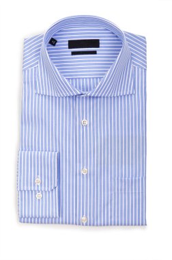 Beyaz gömlekli hoş bir erkek.