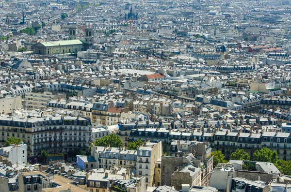 Párizs Skyline-ja fényes nyári napon — Stock Fotó