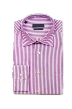 Beyaz gömlekli hoş bir erkek.