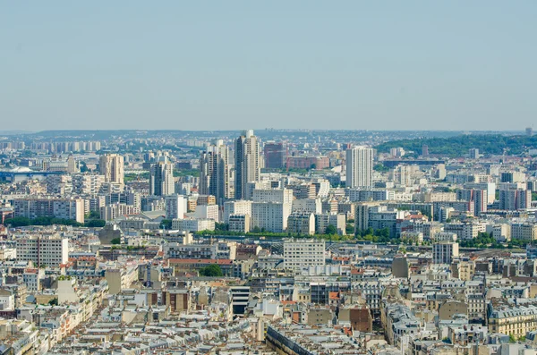 Skyline of Paris på ljusa sommardagen — Stockfoto