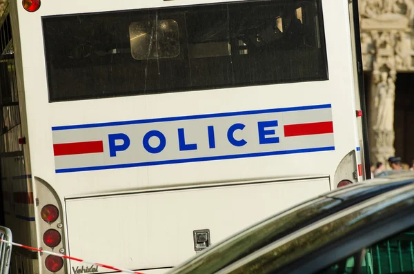 Ônibus da polícia na rua — Fotografia de Stock
