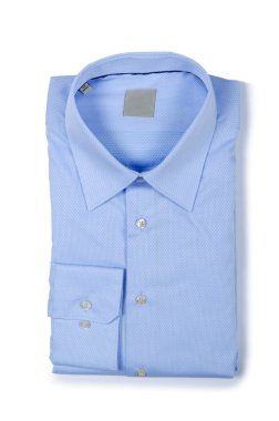 Beyaz gömlekli hoş bir erkek.