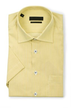 Beyaz gömlekli hoş bir erkek.