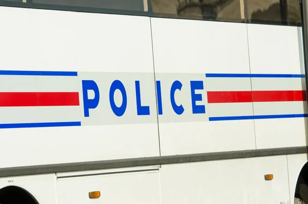 Ônibus da polícia na rua — Fotografia de Stock