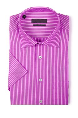 Beyaz gömlekli hoş bir erkek.