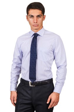 Beyaz gömlekli erkek model.