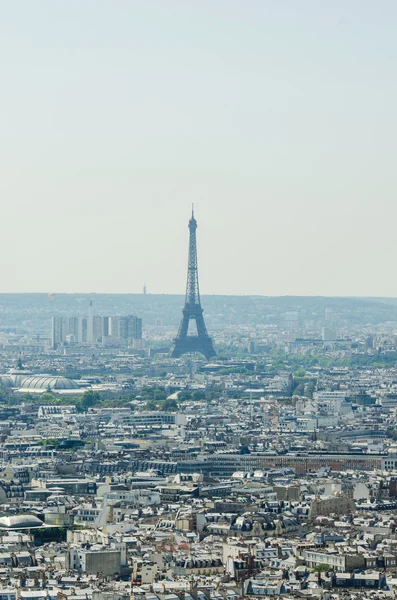 Skyline af Paris på lyse sommerdag - Stock-foto