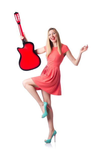 Kvinnlig gitarrist isolerad på vitt — Stockfoto