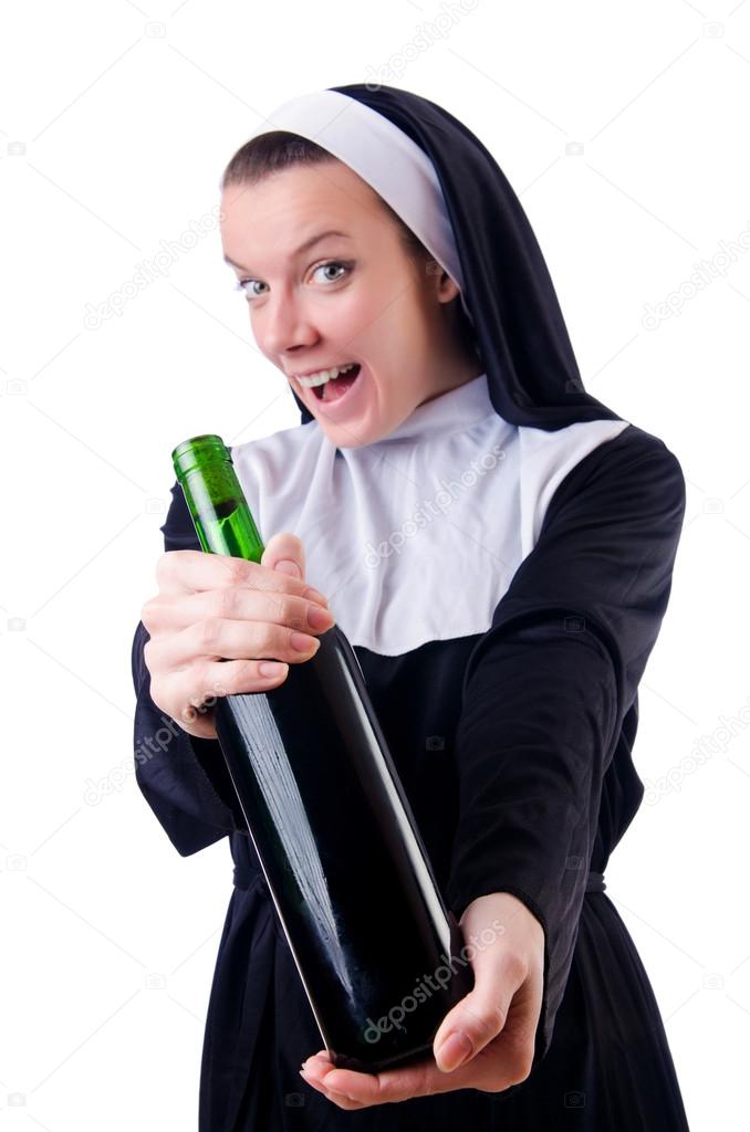 Вино веселая монашка. Грешная монахиня белое п/сл столовое. Вино монашка. Blue nun authentic white вино. Вино монашка.