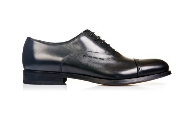 Beyaz erkek ayakkabılı moda konsepti