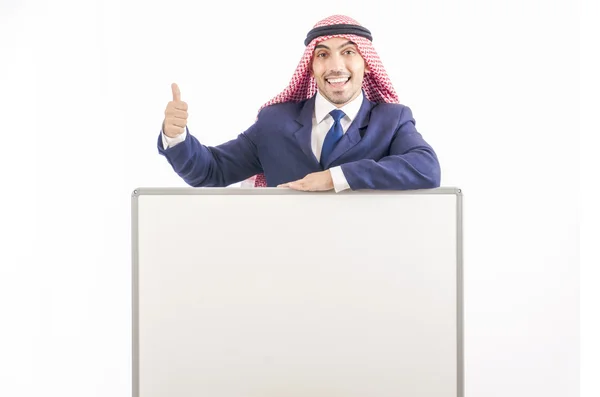 Hombre árabe con tablero en blanco para el mensaje —  Fotos de Stock