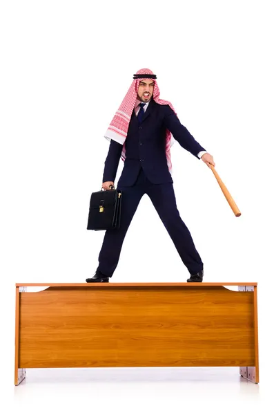 Арабский бизнесмен бьет бейсбольной битой — стоковое фото