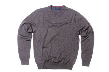 Erkek süveteri beyazın üzerinde izole edilmiş.