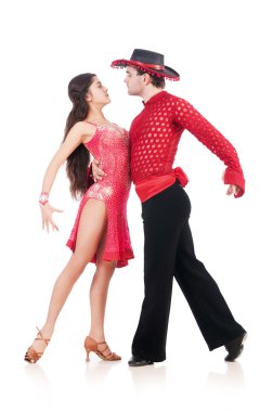 Bir çift dansçı beyazın üzerinde izole edilmiş