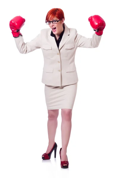 Vrouw zakenvrouw met bokshandschoenen op wit — Stockfoto