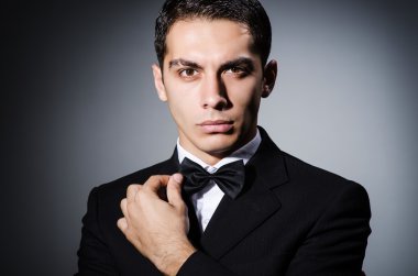 karanlık Studio adam portresi