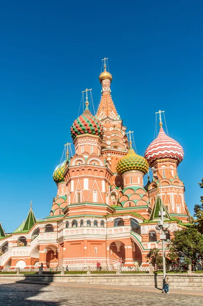 Berühmte St. Wassily gesegnete Kathedrale in Moskau — Stockfoto