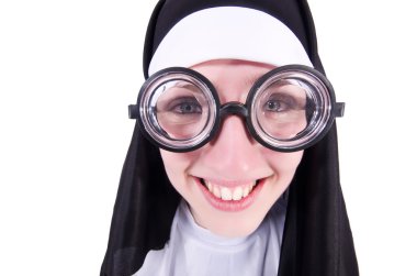 Beyaz arka plan üzerinde izole komik Rahibe