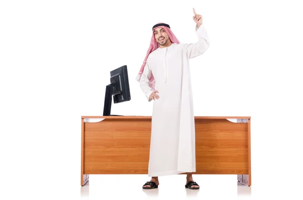Арабські людини, що сидить на столі — стокове фото