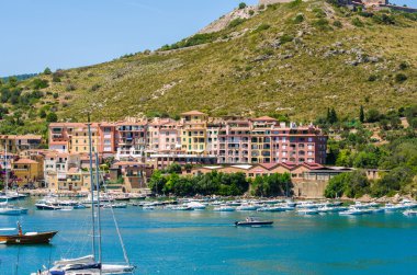 bağlantı noktası ile birçok yat yaz gününde