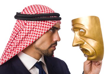 Beyaz maskeli bir Arap.