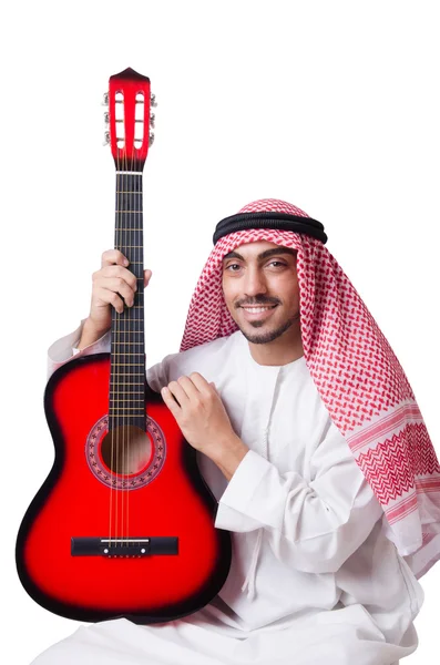 Arabiska mannen spelar gitarr isolerad på vit — Stockfoto