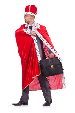 Kralcılık oynayan iş adamı beyazda izole edilmiş.