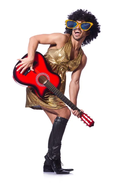 Man in vrouw kleding met gitaar — Stockfoto