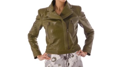 Beyaz modelli moda konsepti