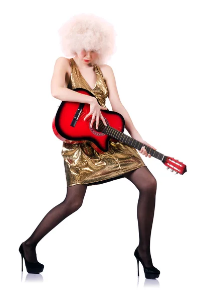 Young singer with afro cut and guitar — Stock Photo, Image