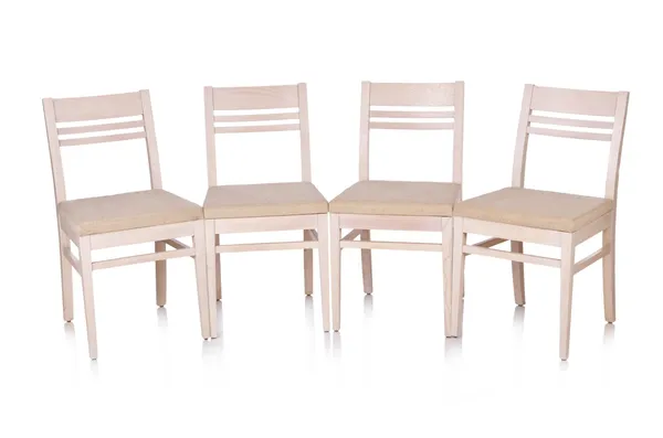 Row of chairs isolated on the white — Stock Photo, Image