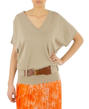 Beyaz giysili kadın konsepti