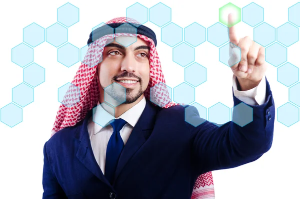 阿拉伯男子按虚拟按钮 — 图库照片