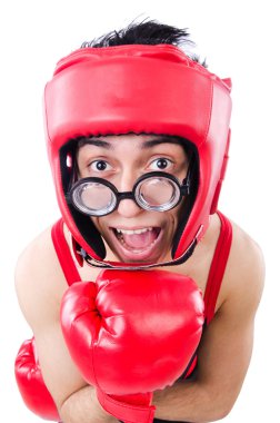 Beyaz arka planda izole edilmiş komik boksör