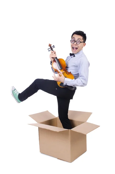 Homem tocando violino da caixa — Fotografia de Stock