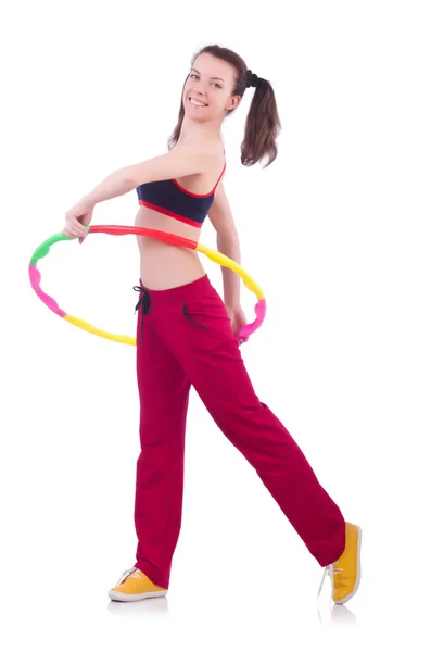 Kobieta robi ćwiczenia z hula hoop — Zdjęcie stockowe