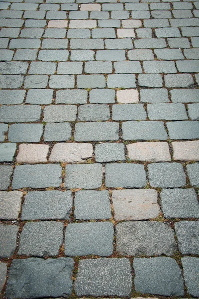 Viejo camino pavimentado con las piedras de guijarro —  Fotos de Stock